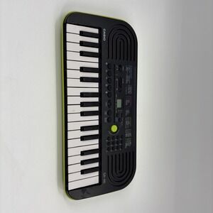 CASIO SA-46 32-Key Mini Keyboard Black/Green 100 Tones 50 Patterns Working